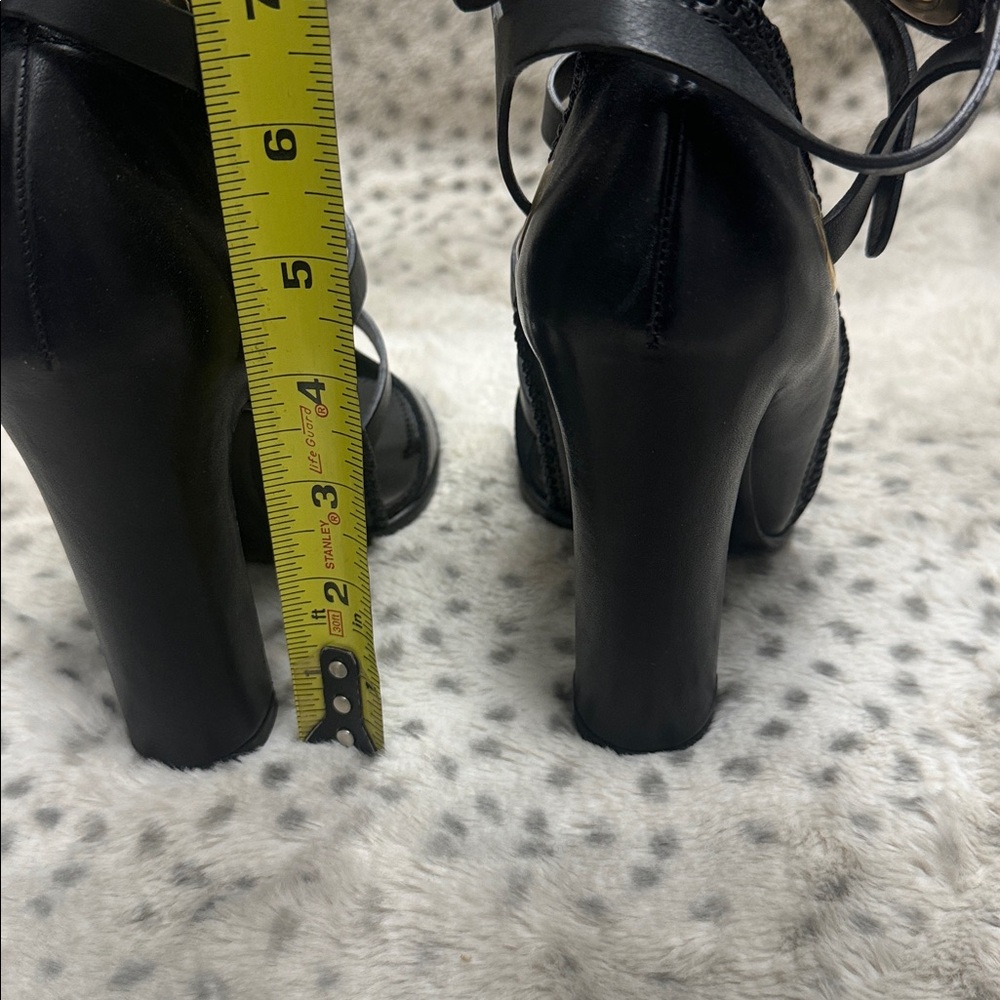 Salvatore Ferragamo Shyla Black Leather Cage Sandals Size 7 NWOB - Picture 4 of 9